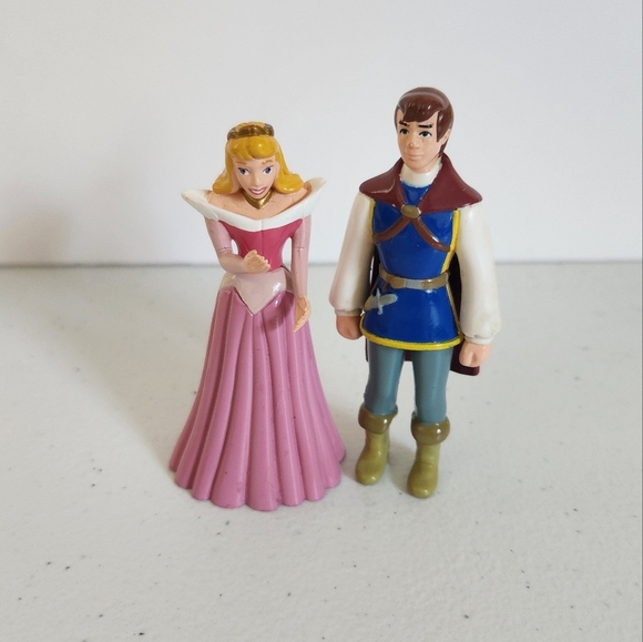 Sleeping Beauty Aurora Pink Dress Disney Figurines Cake Topper Action Figure PVC - Picture 1 of 5